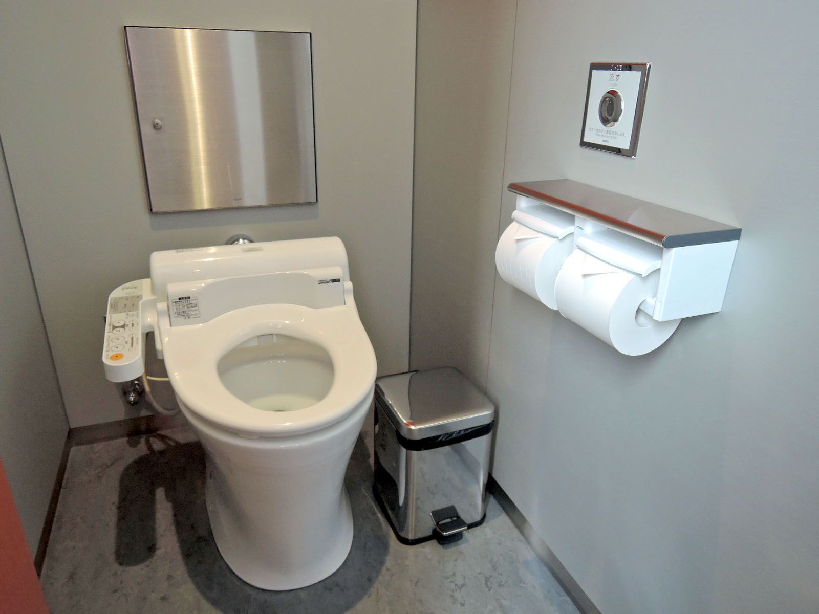 男女別トイレ個室