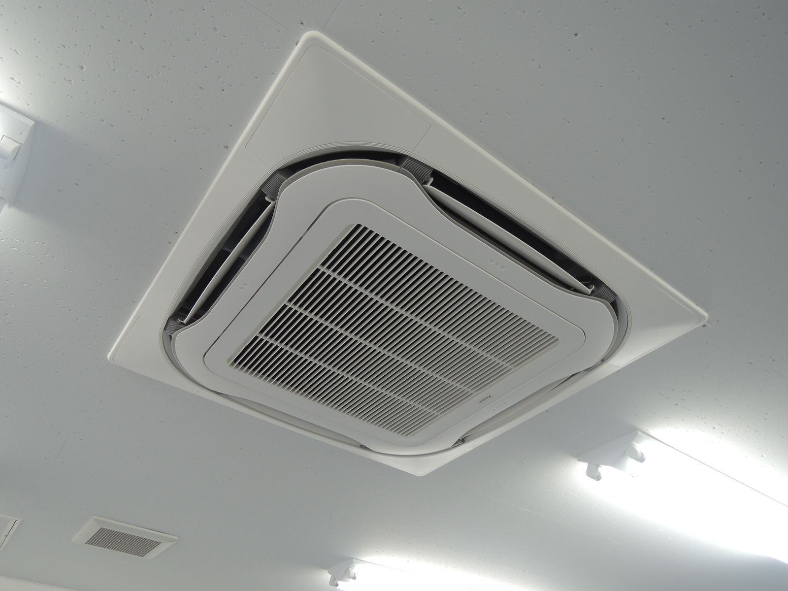 個別空調