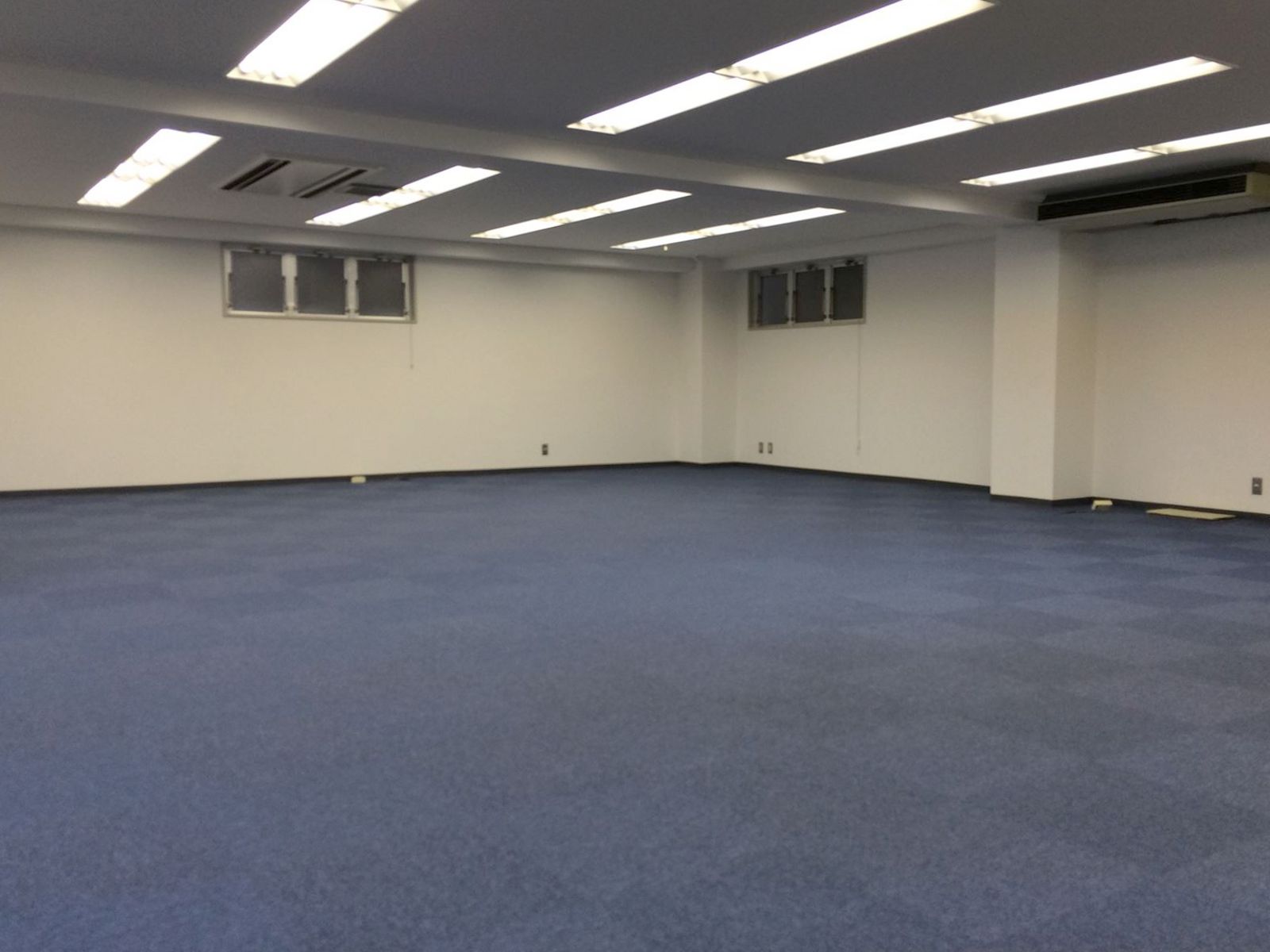 オフィス室内参考画像