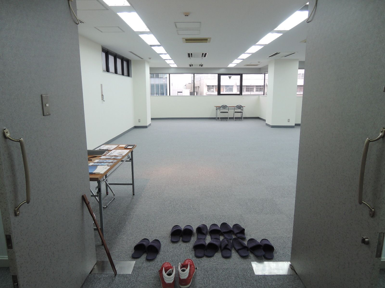 フロア入口