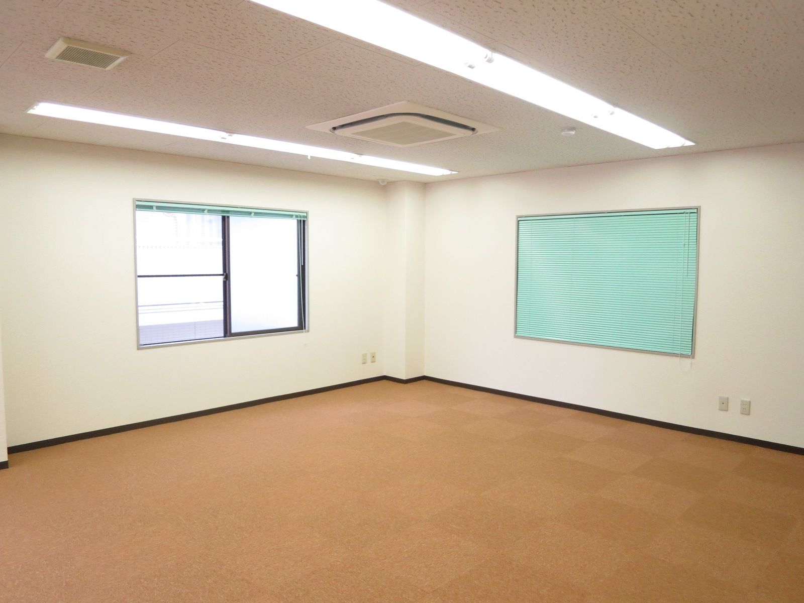 オフィス室内参考画像(3階)