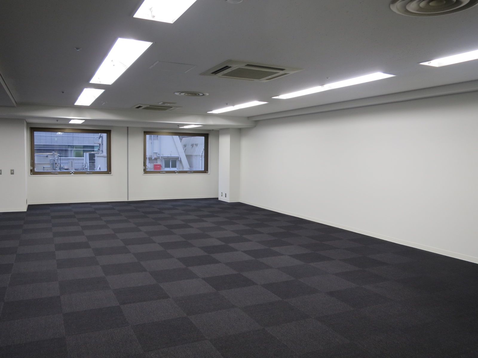 オフィス室内参考画像