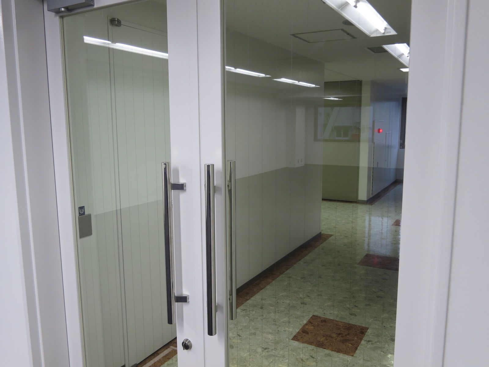 貸室出入口
