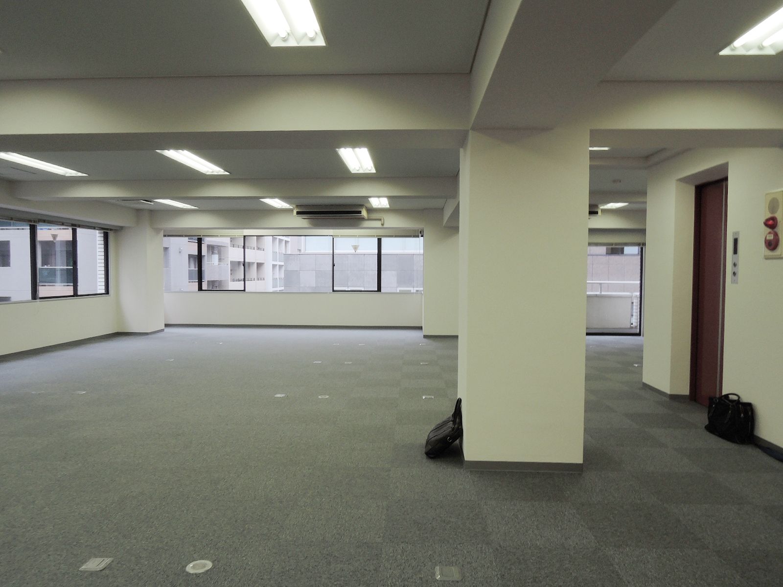 オフィス室内参考画像