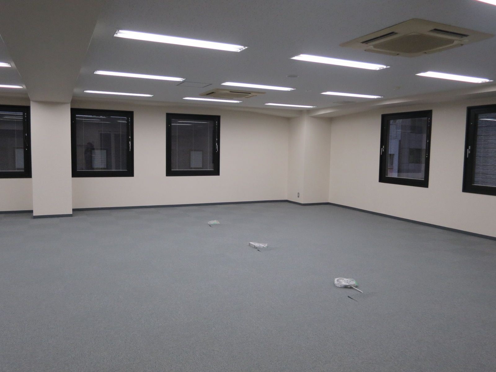 オフィス室内参考画像