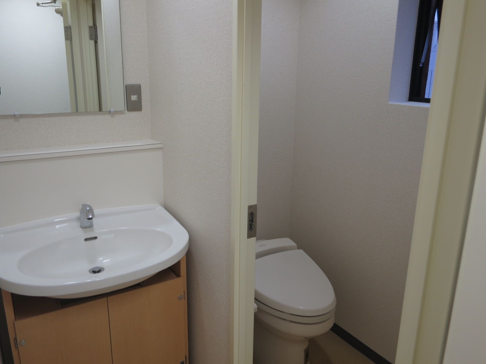 トイレと洗面台