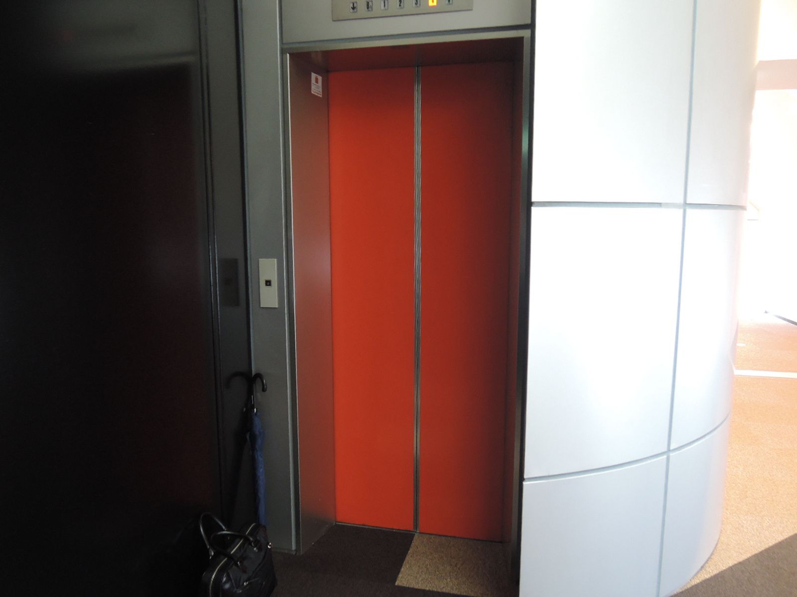 エレベーターホール