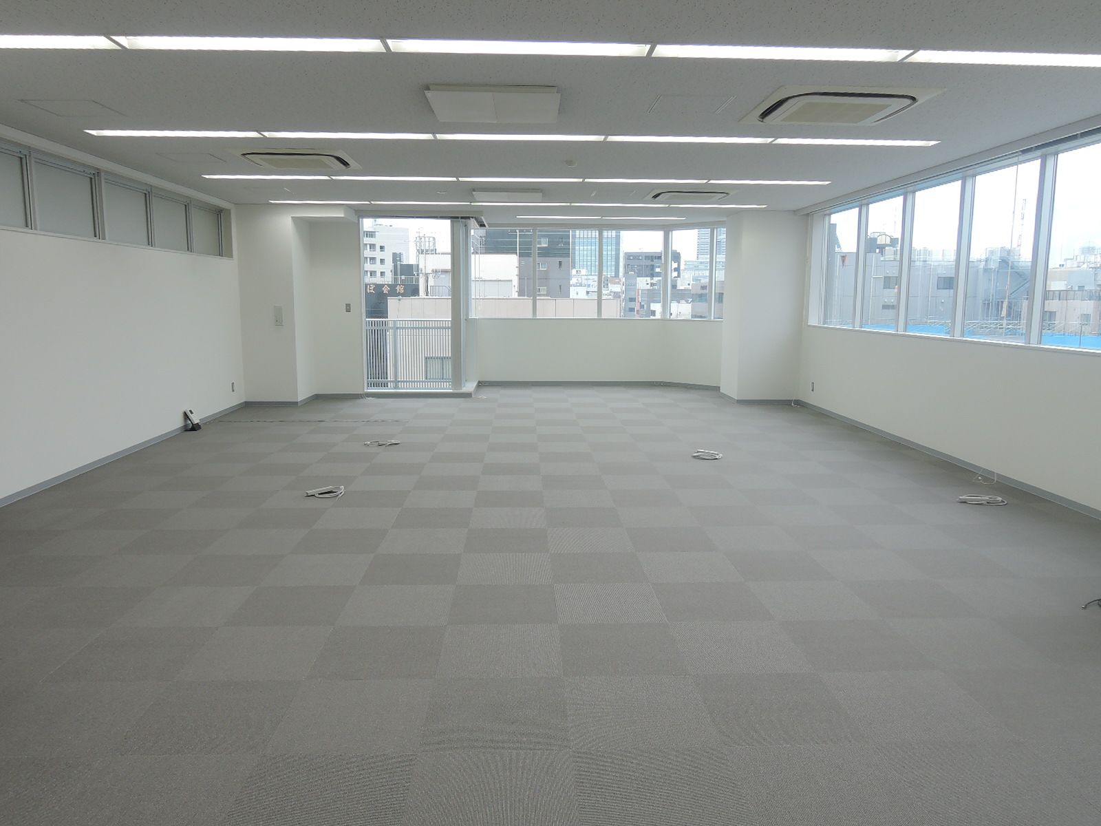 オフィス室内参考画像