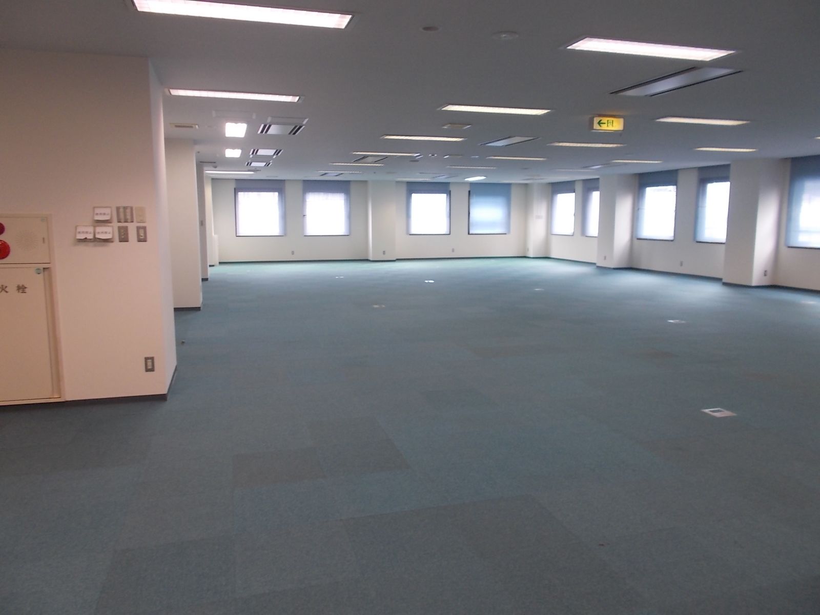 オフィス室内参考画像