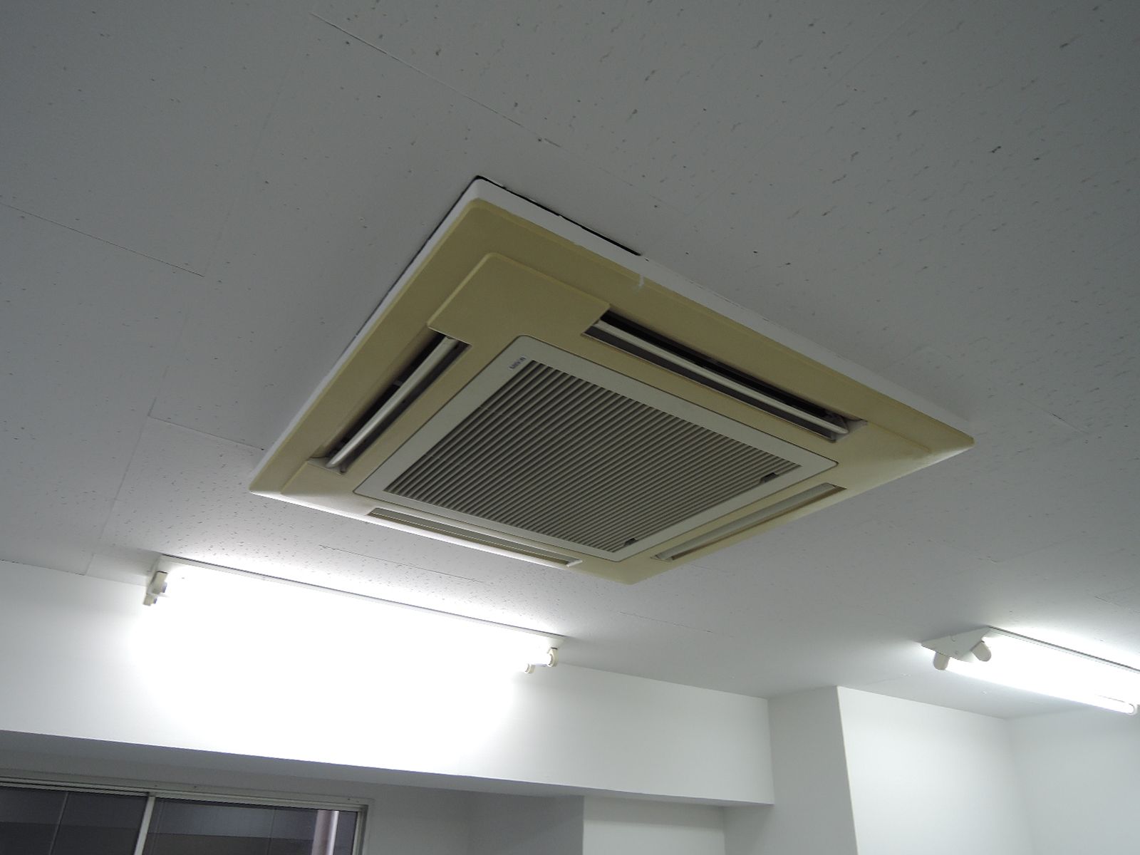個別空調