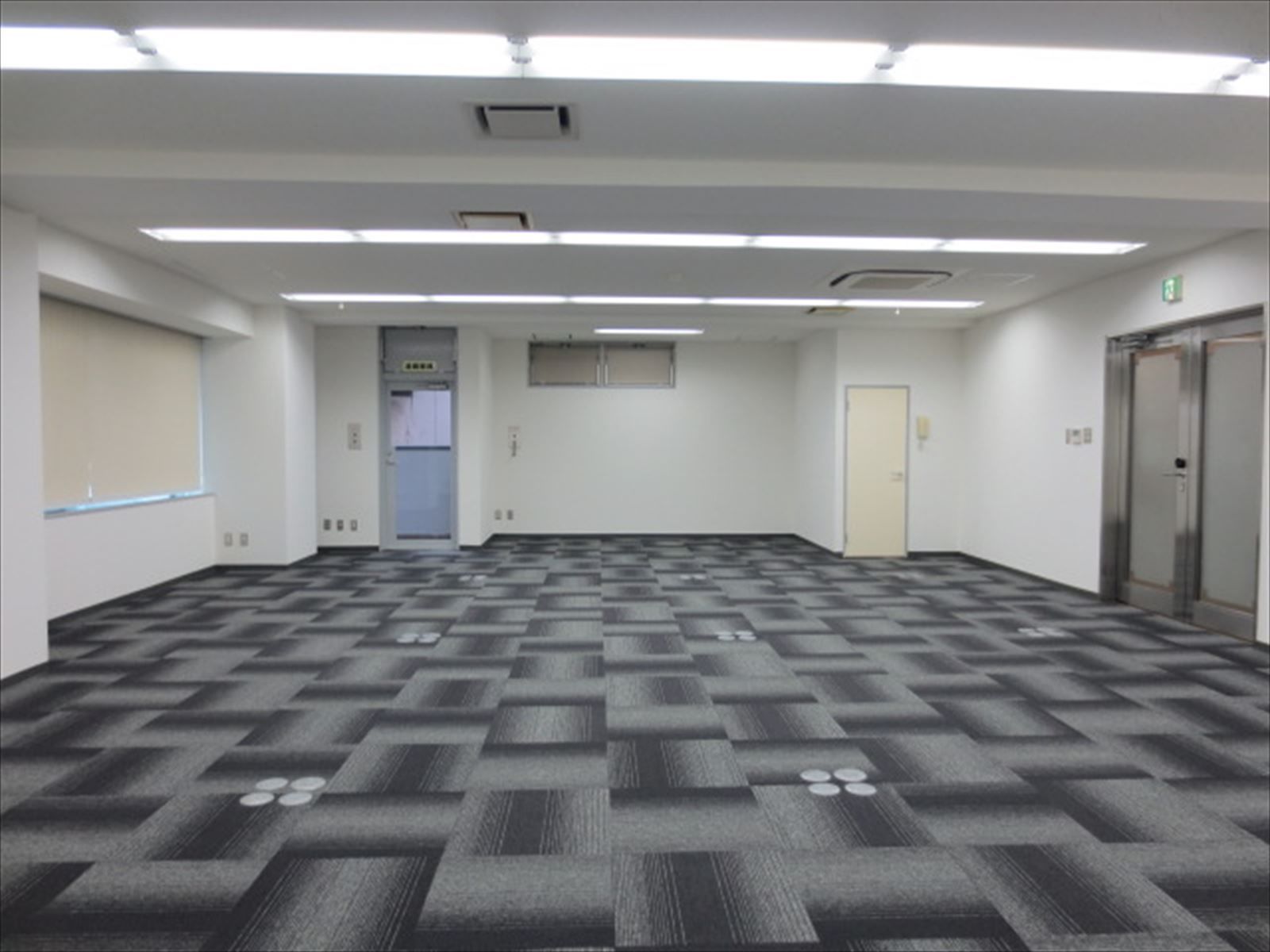 オフィス室内参考画像