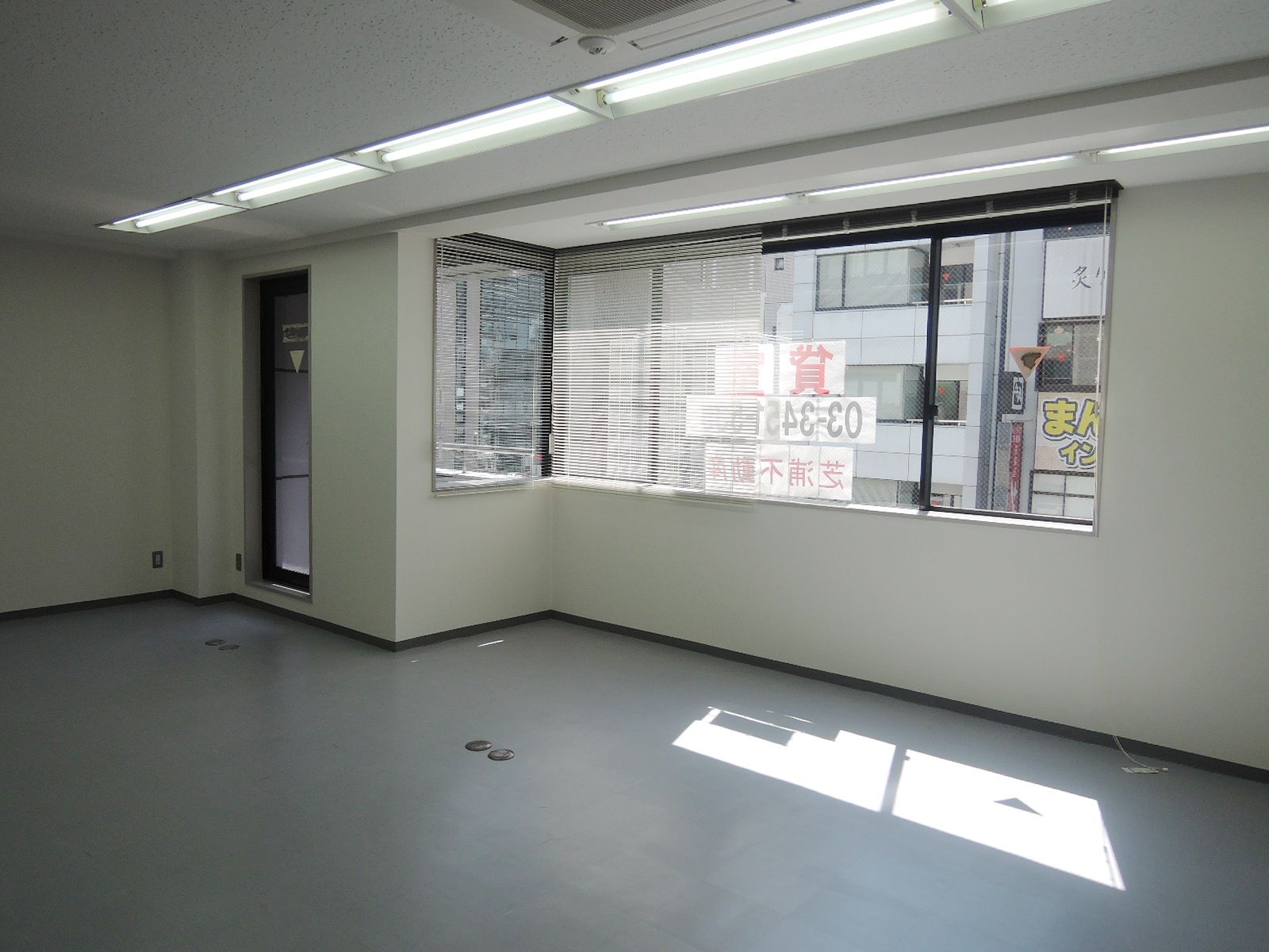 オフィス室内参考画像