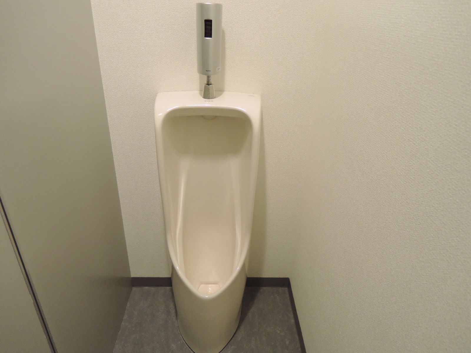 男性用トイレ