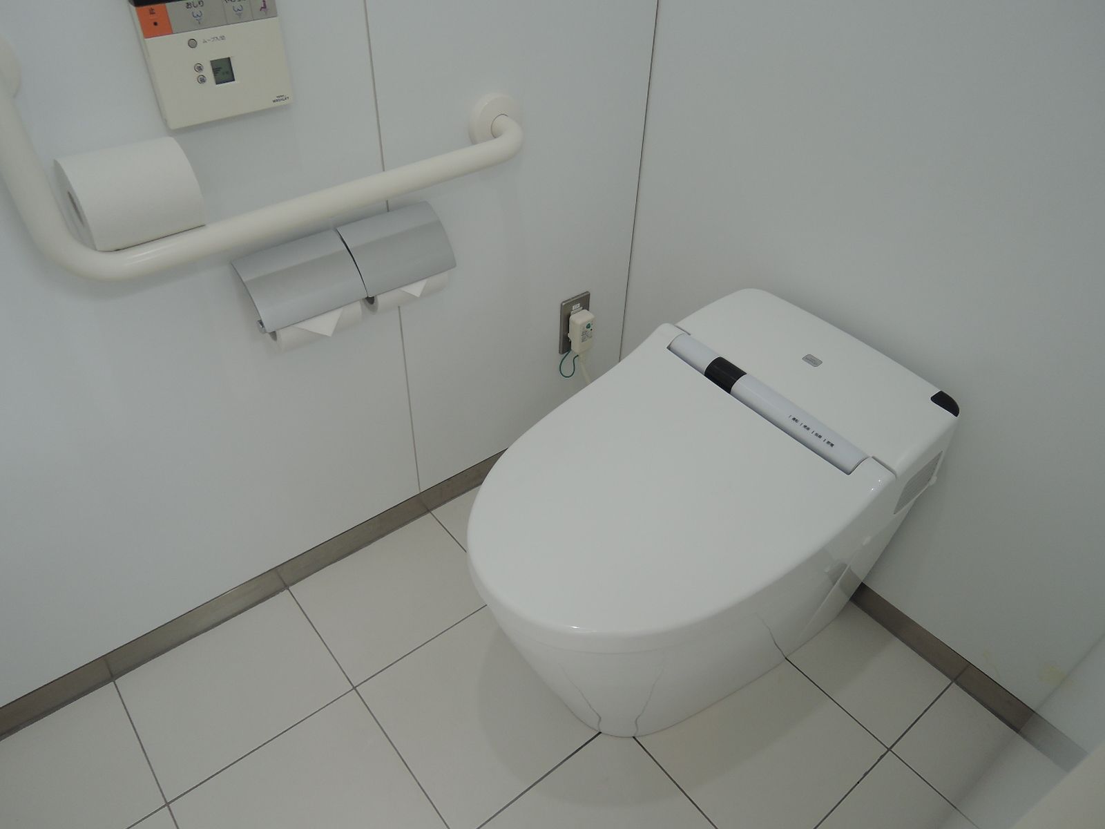男女別トイレ個室