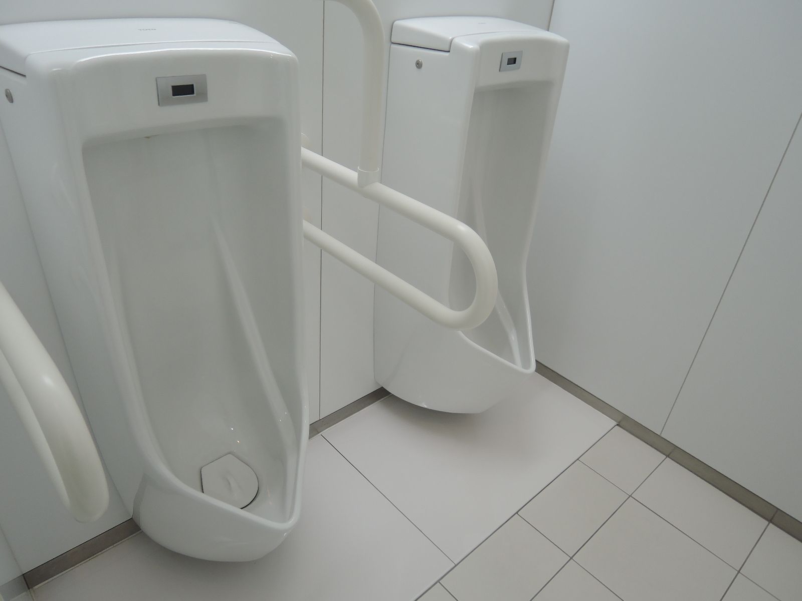男性用トイレ