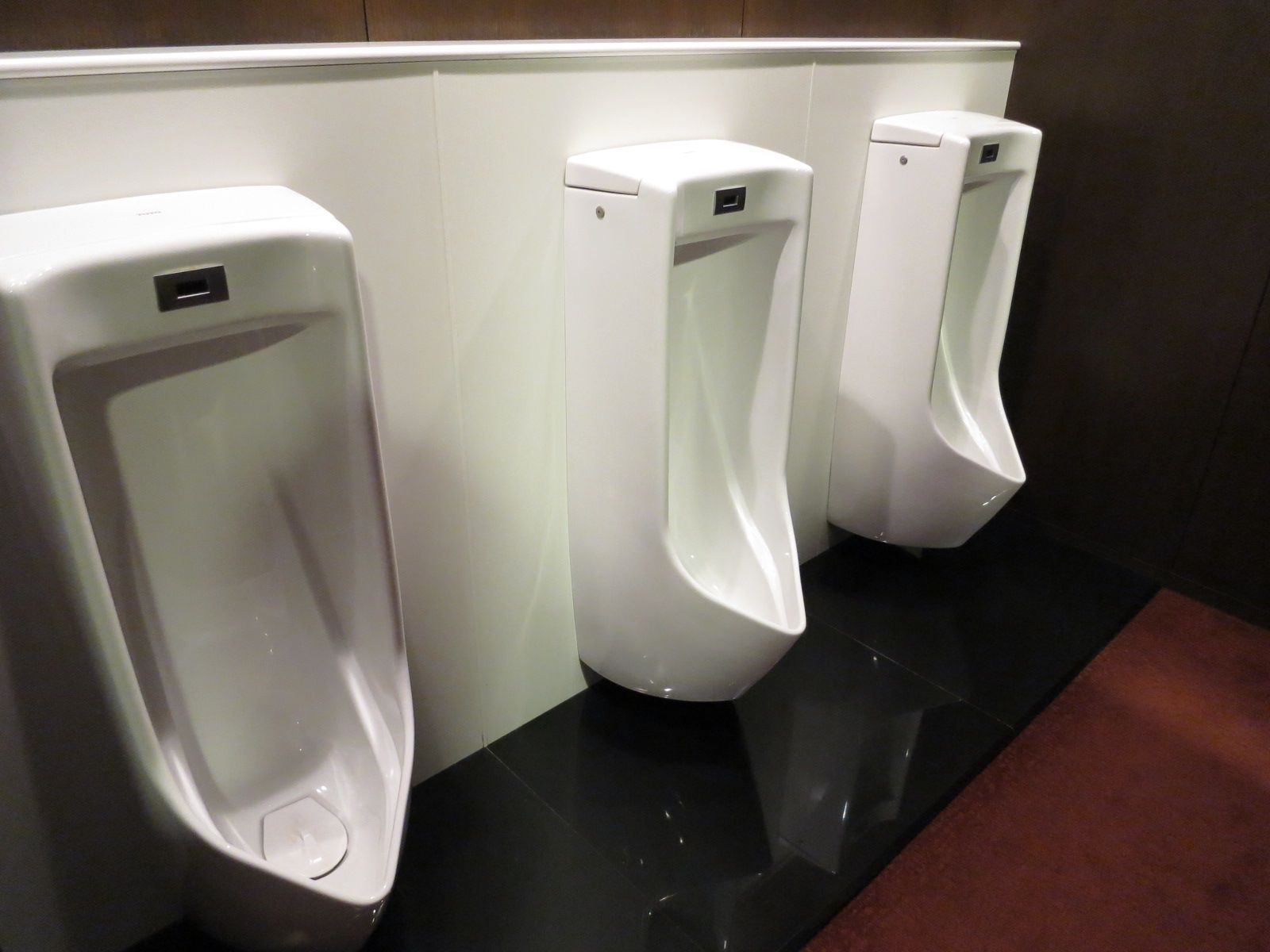 男性用トイレ