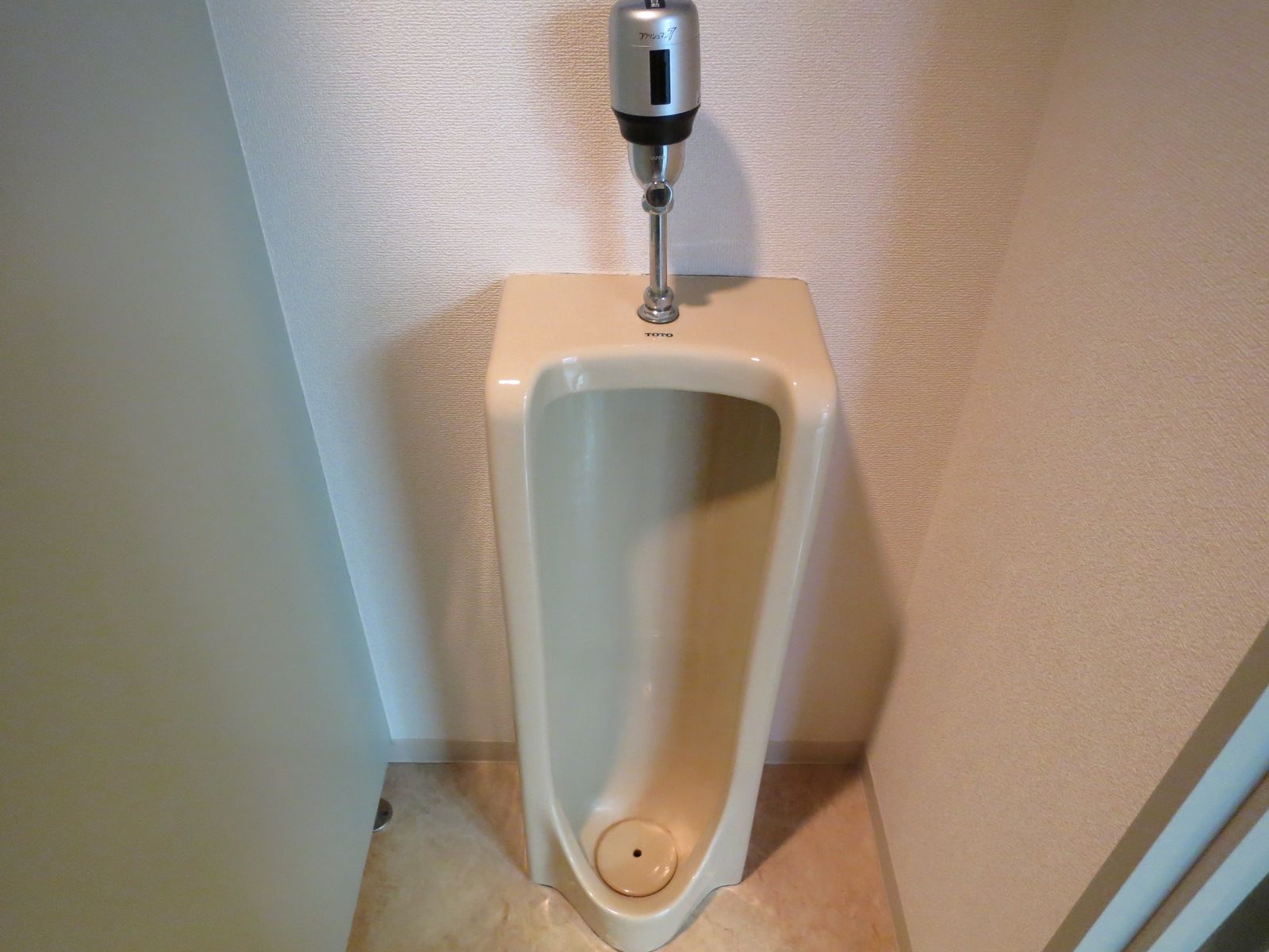 男性用トイレ