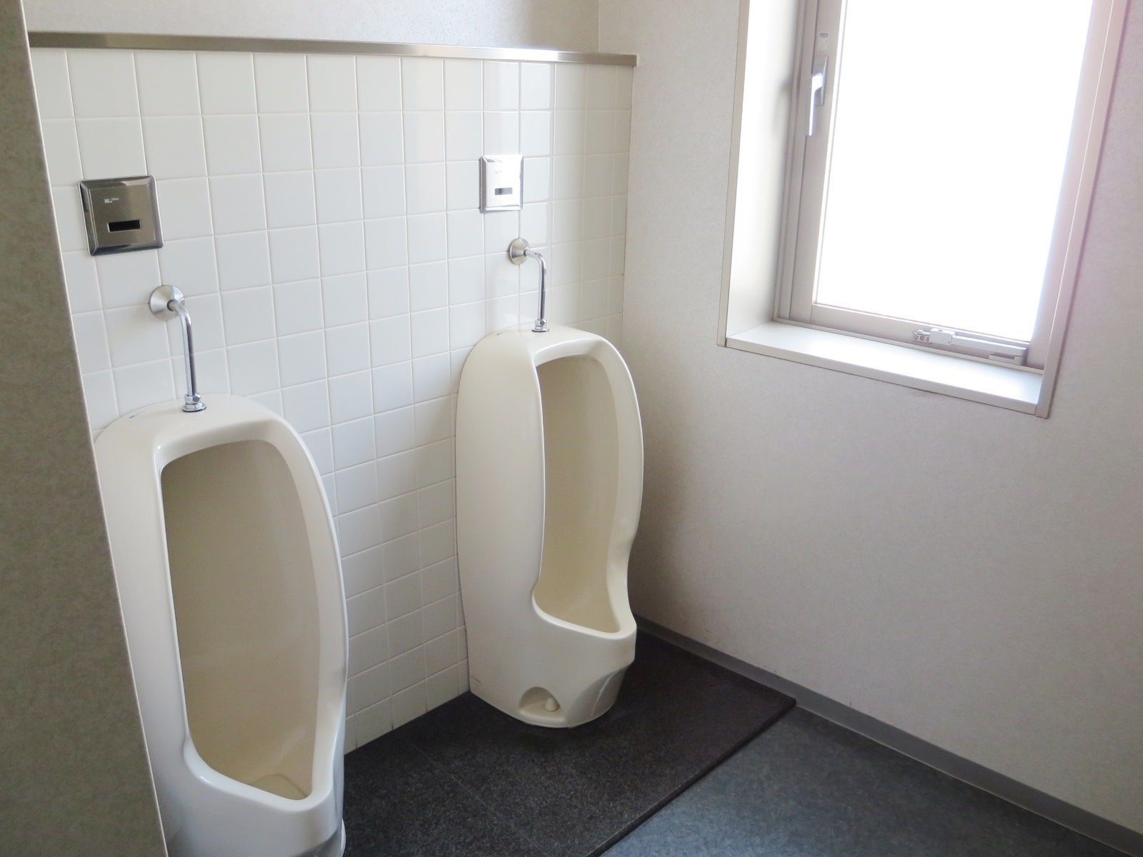 男性用トイレ