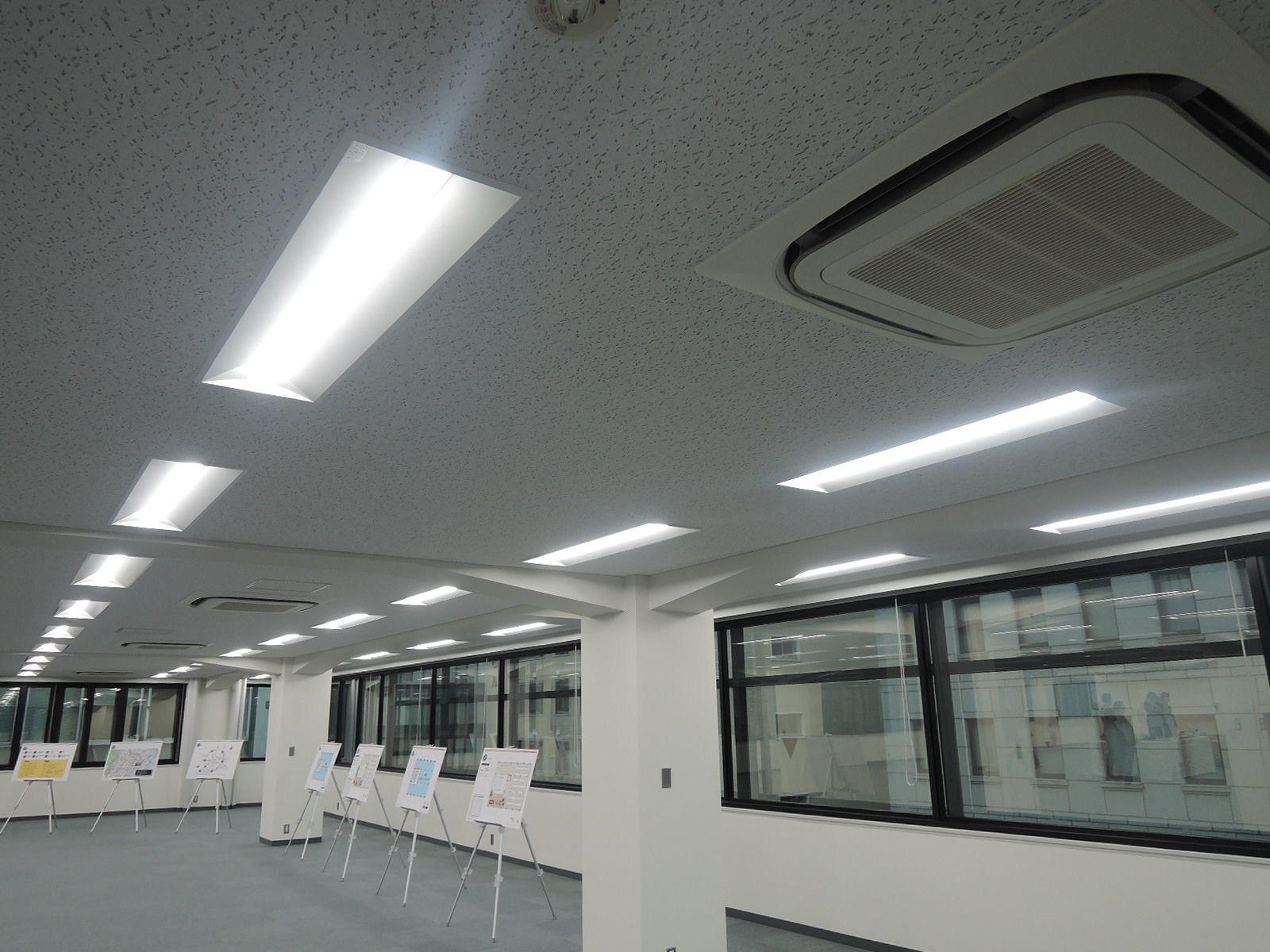 窓面が多く開放的