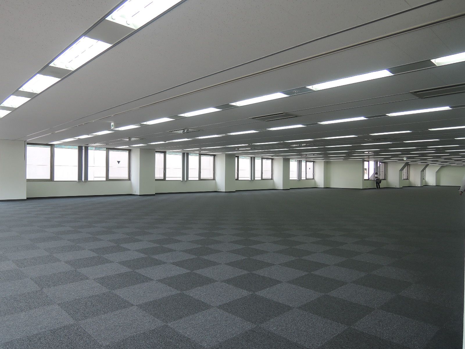 オフィス室内参考画像（5階・約289坪）