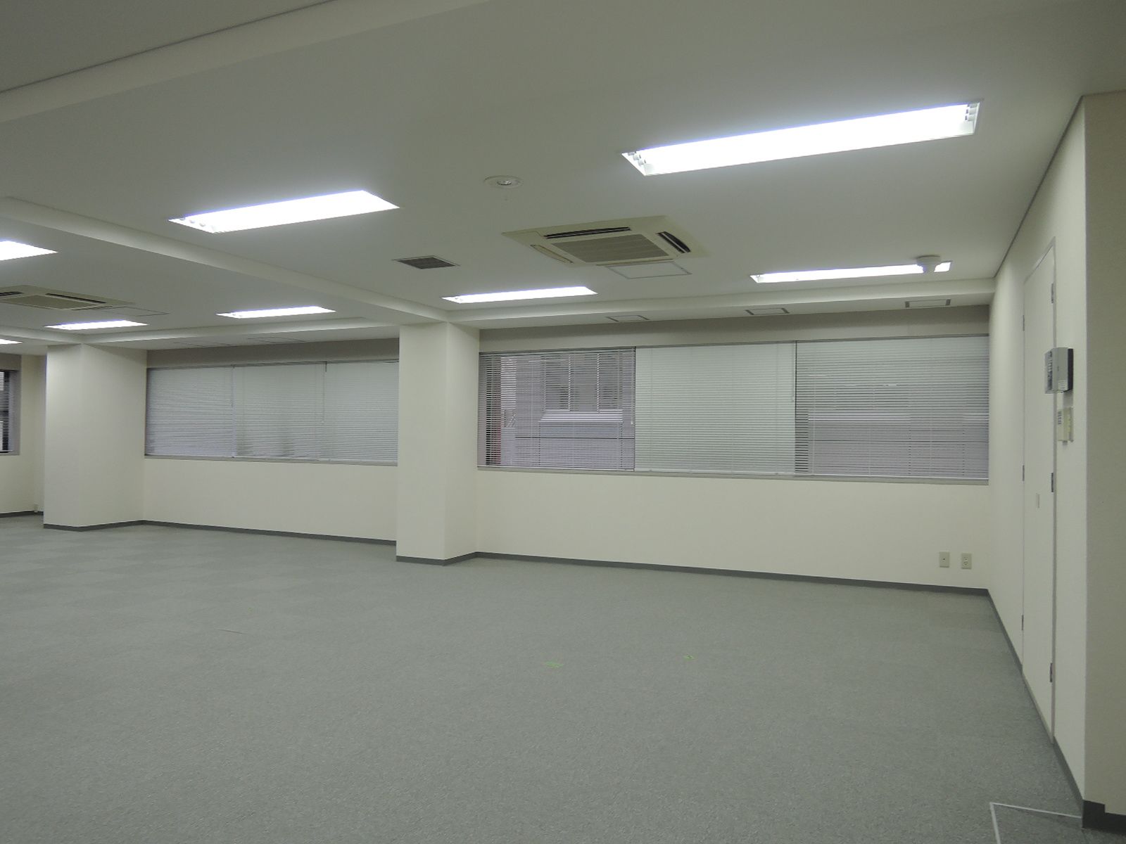 オフィス室内参考画像