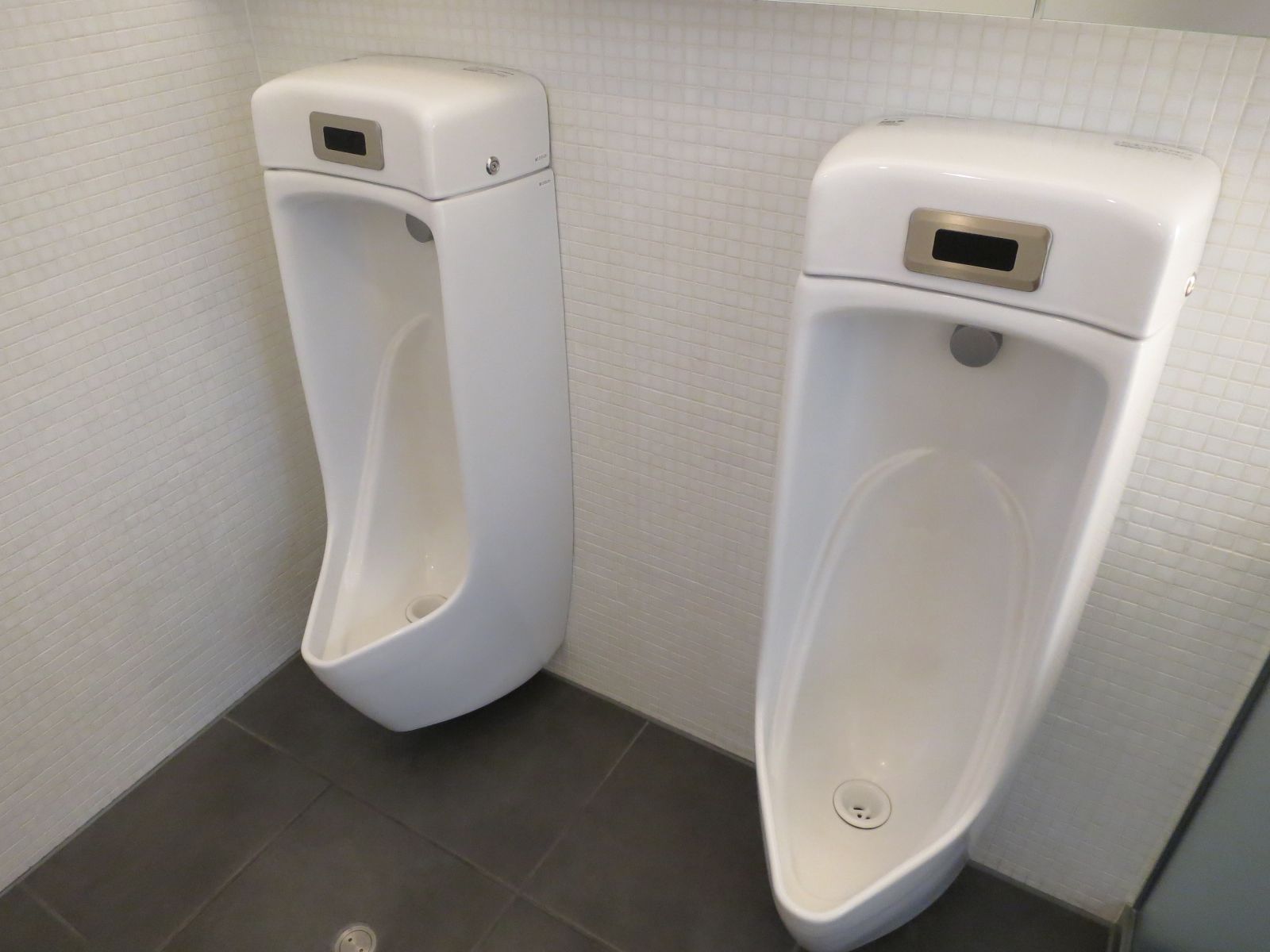男性用トイレ
