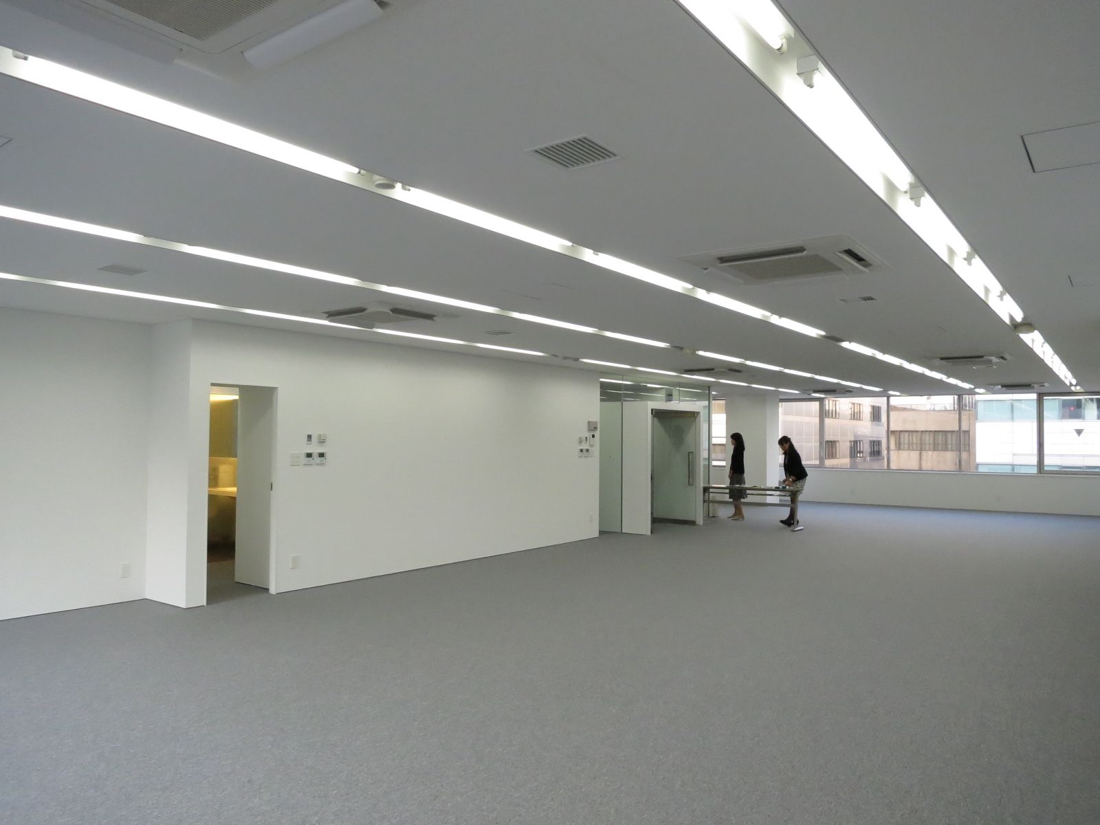 オフィス室内参考画像