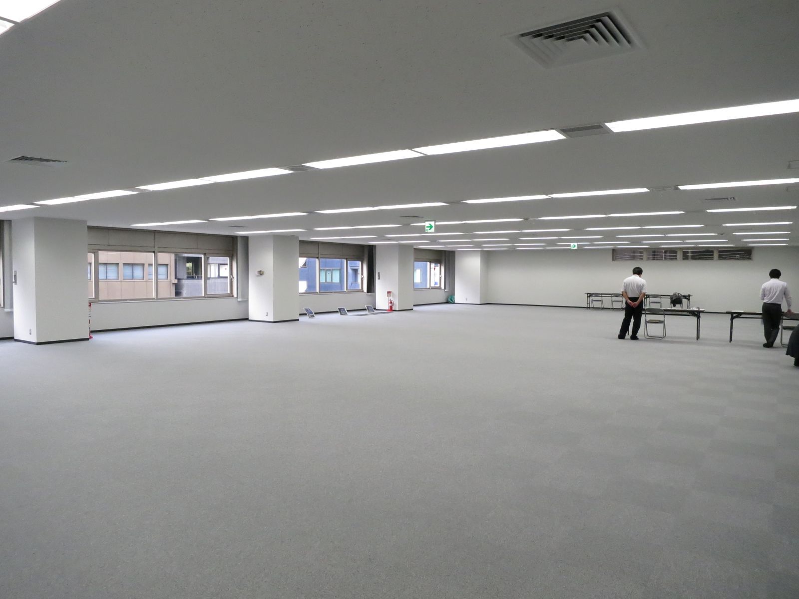 オフィス室内参考画像