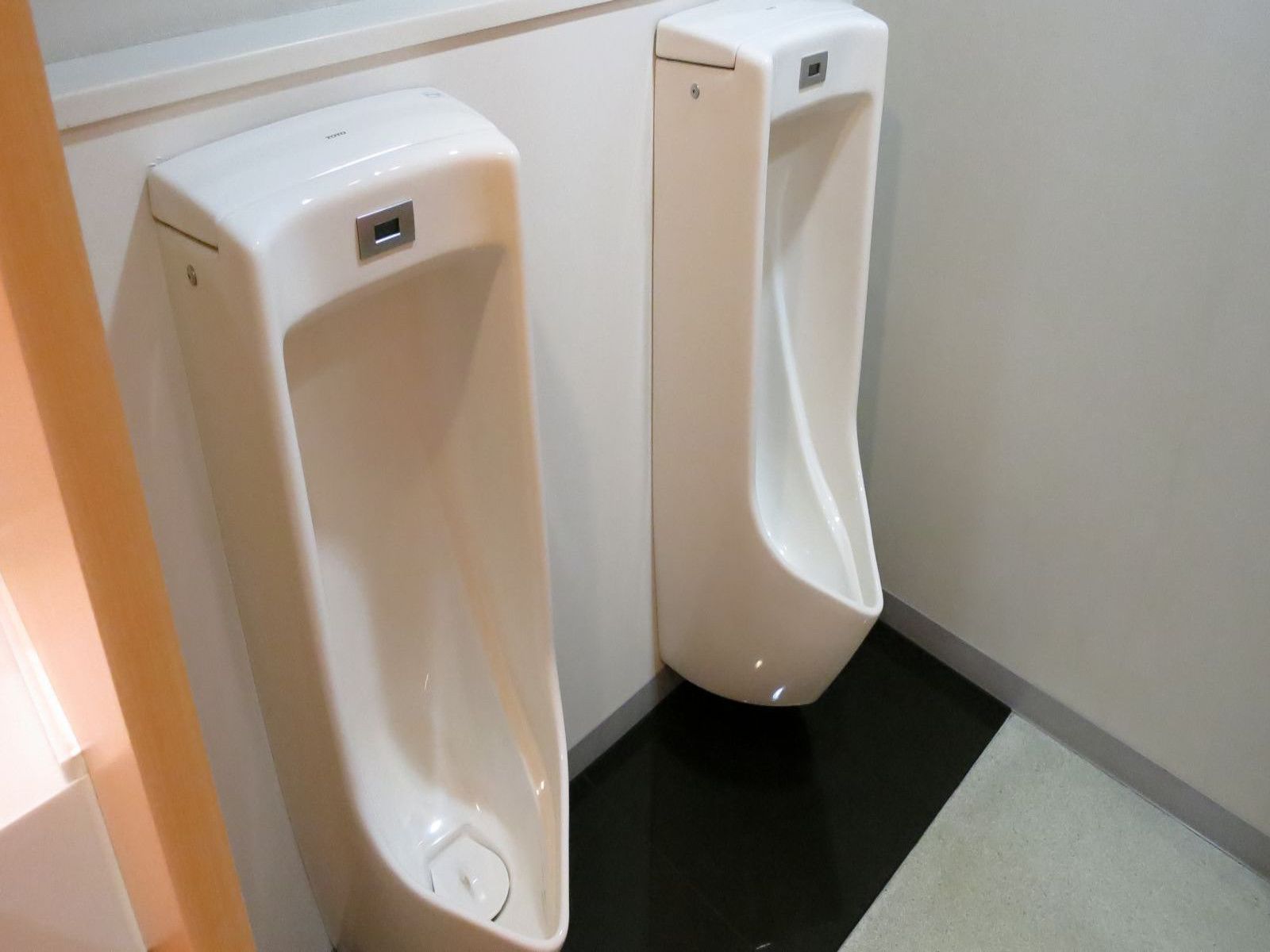 男性用トイレ