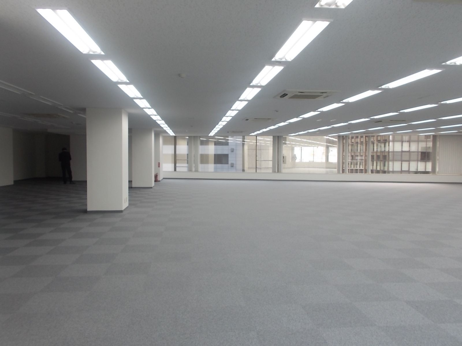 ワンフロア約148坪