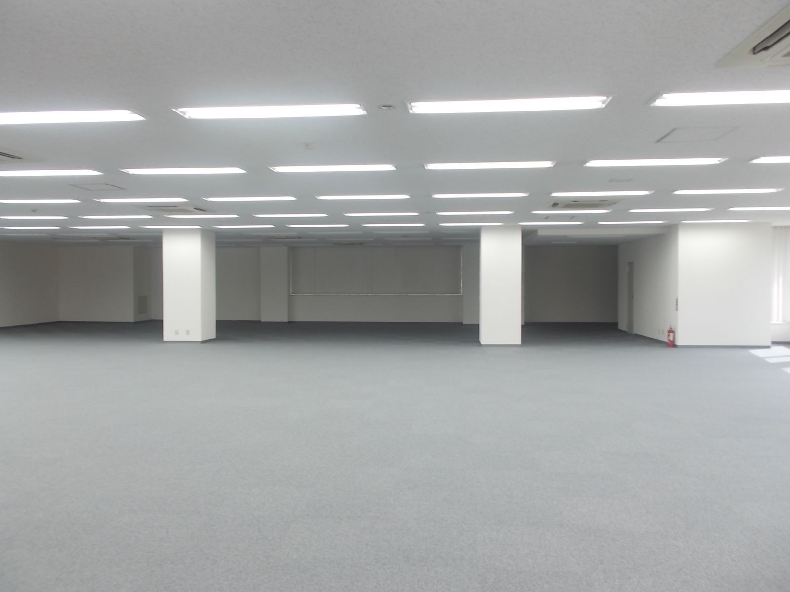 オフィス室内参考画像