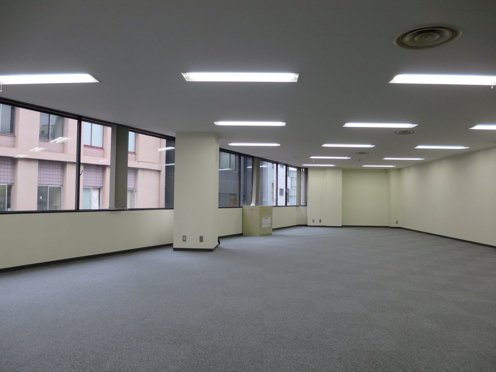 オフィス室内参考画像（402号室）
