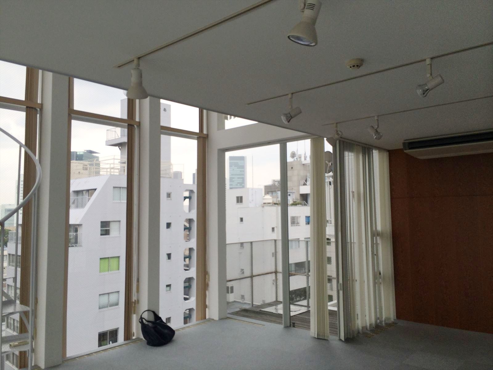広い窓面