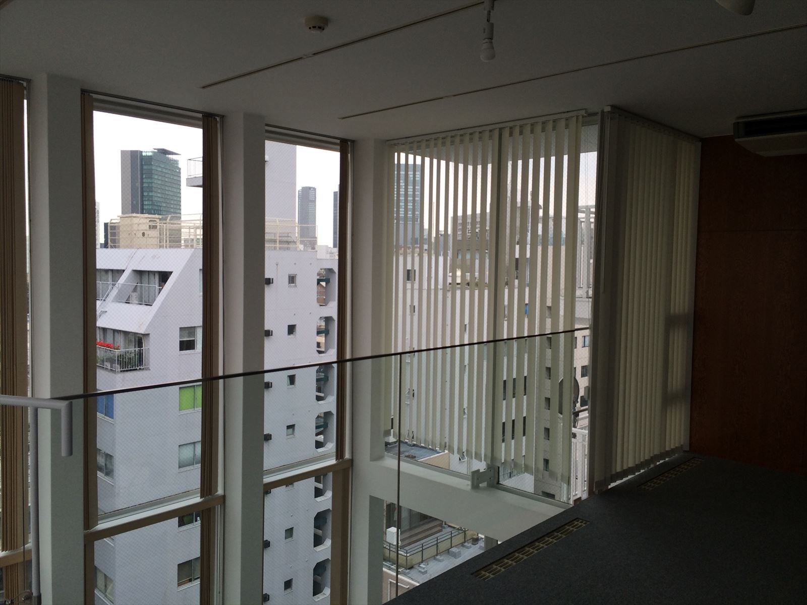 オフィス室内参考画像