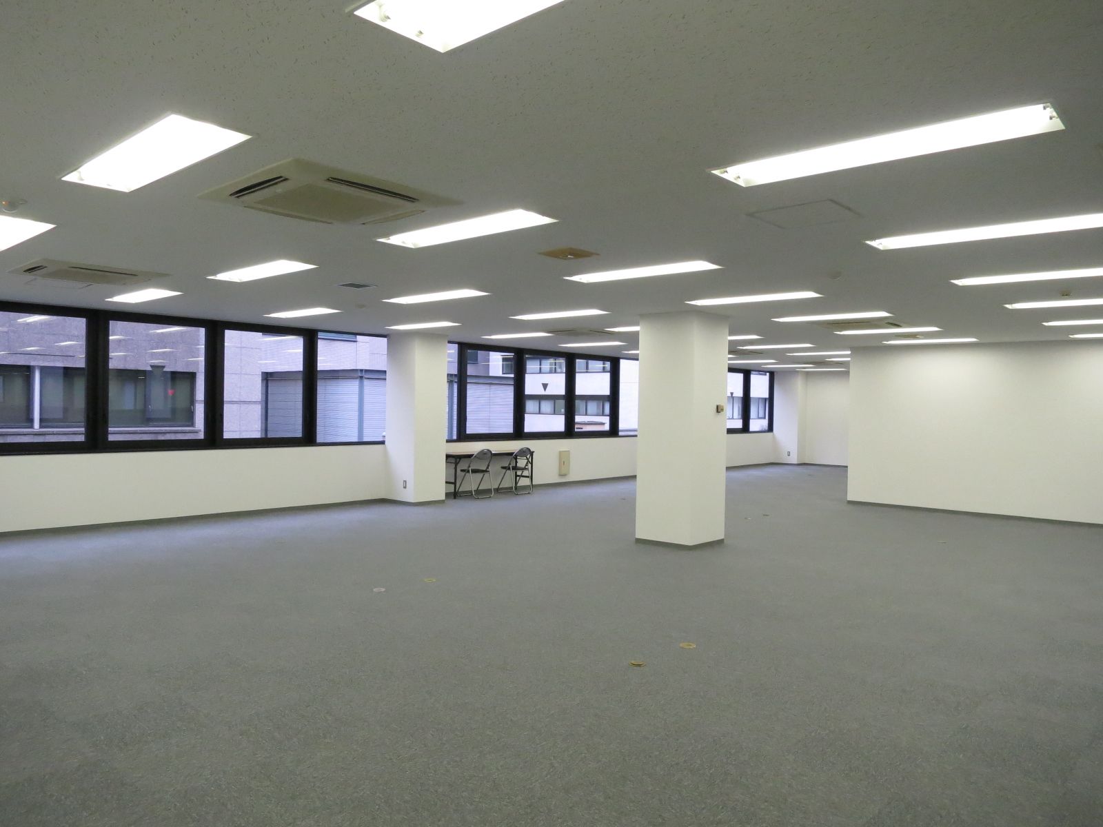 オフィス室内参考画像