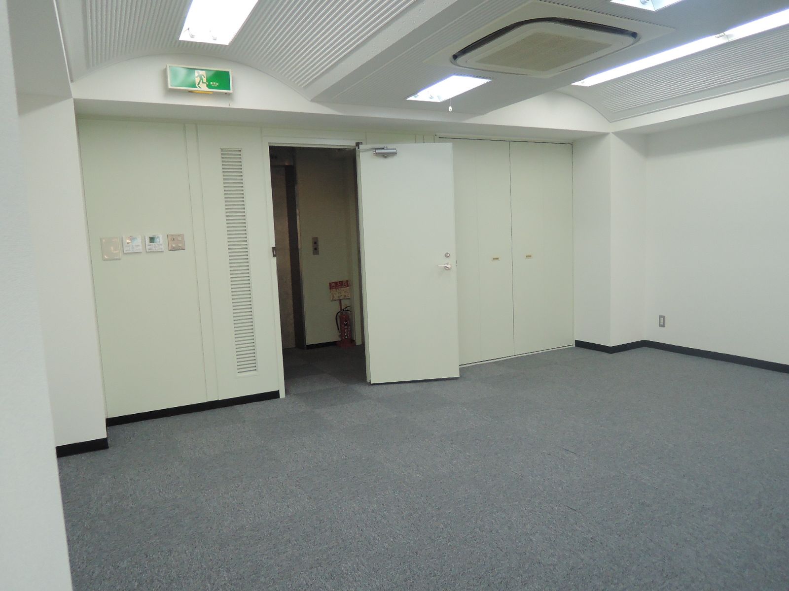 別角度の様子