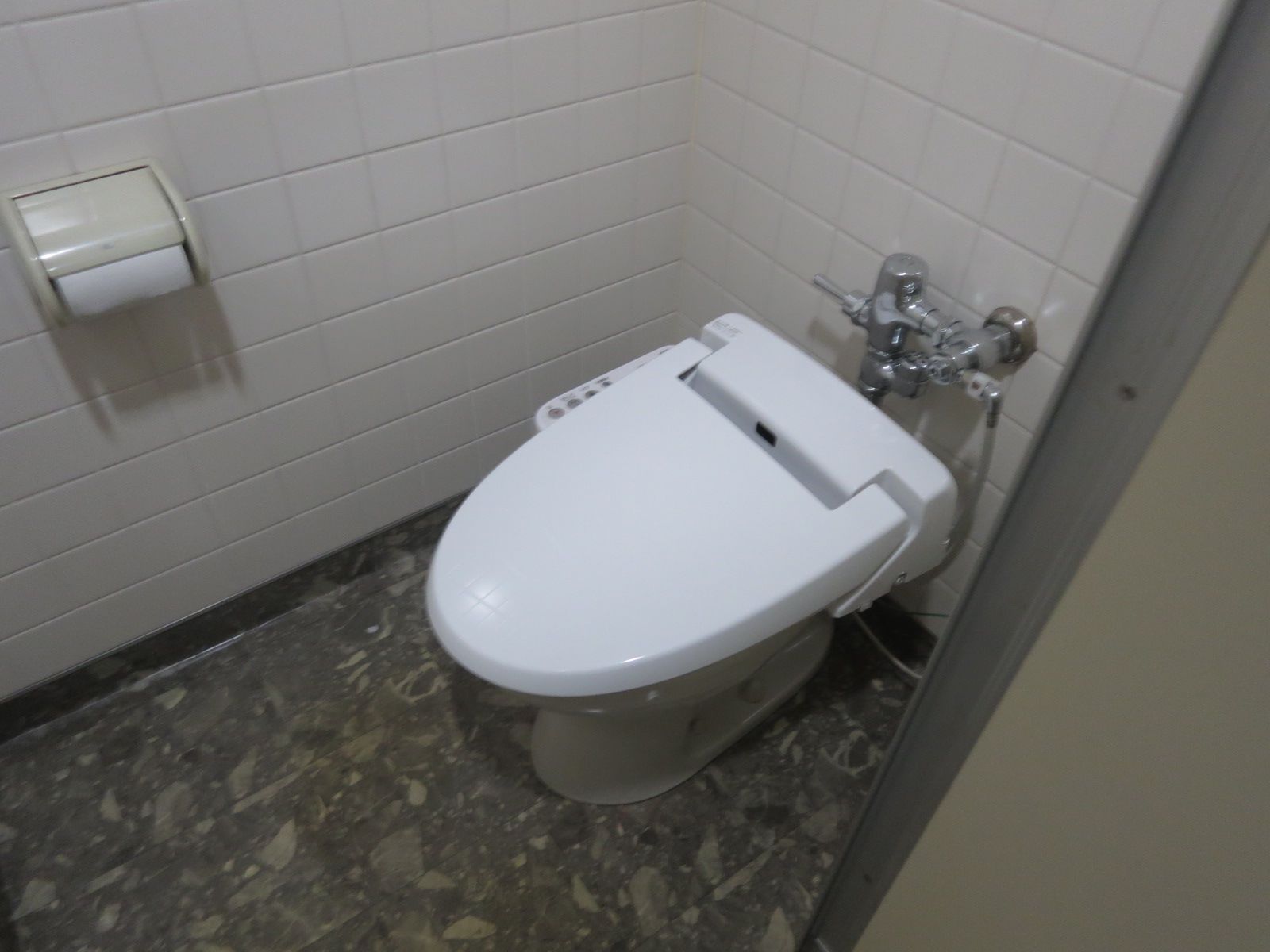 男女別トイレ個室
