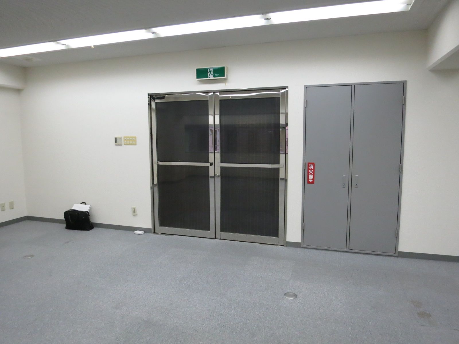 貸室出入口