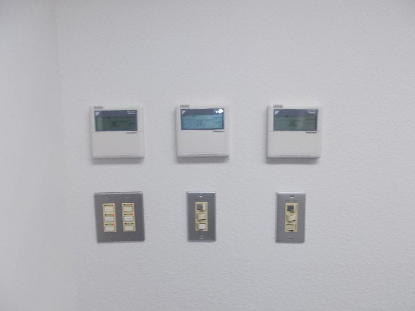 電気・空調スイッチ