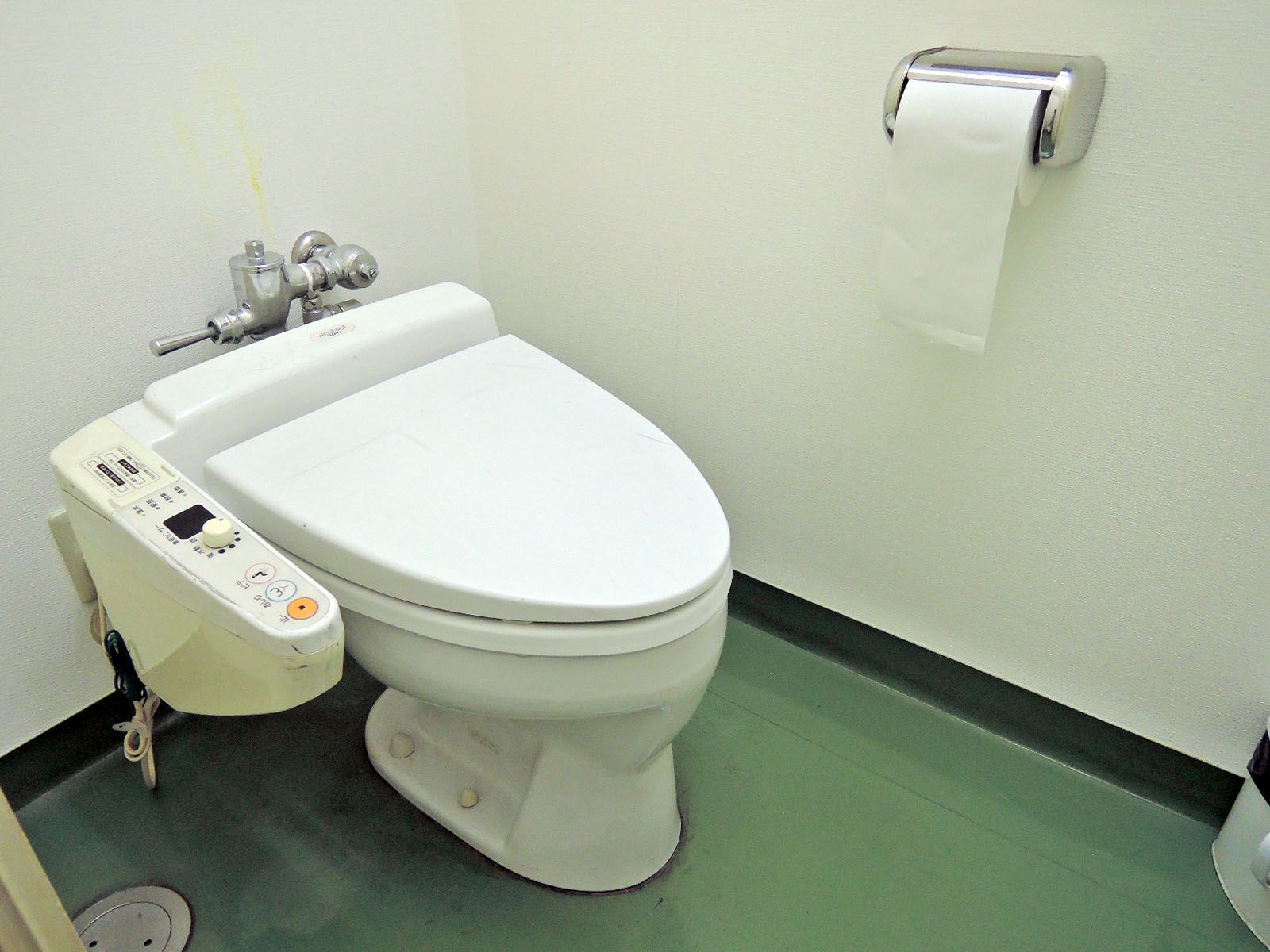 男女別トイレ個室