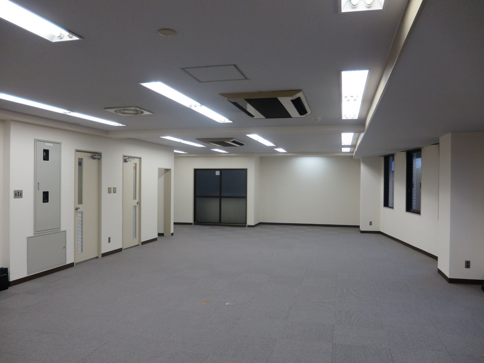 オフィス室内参考画像