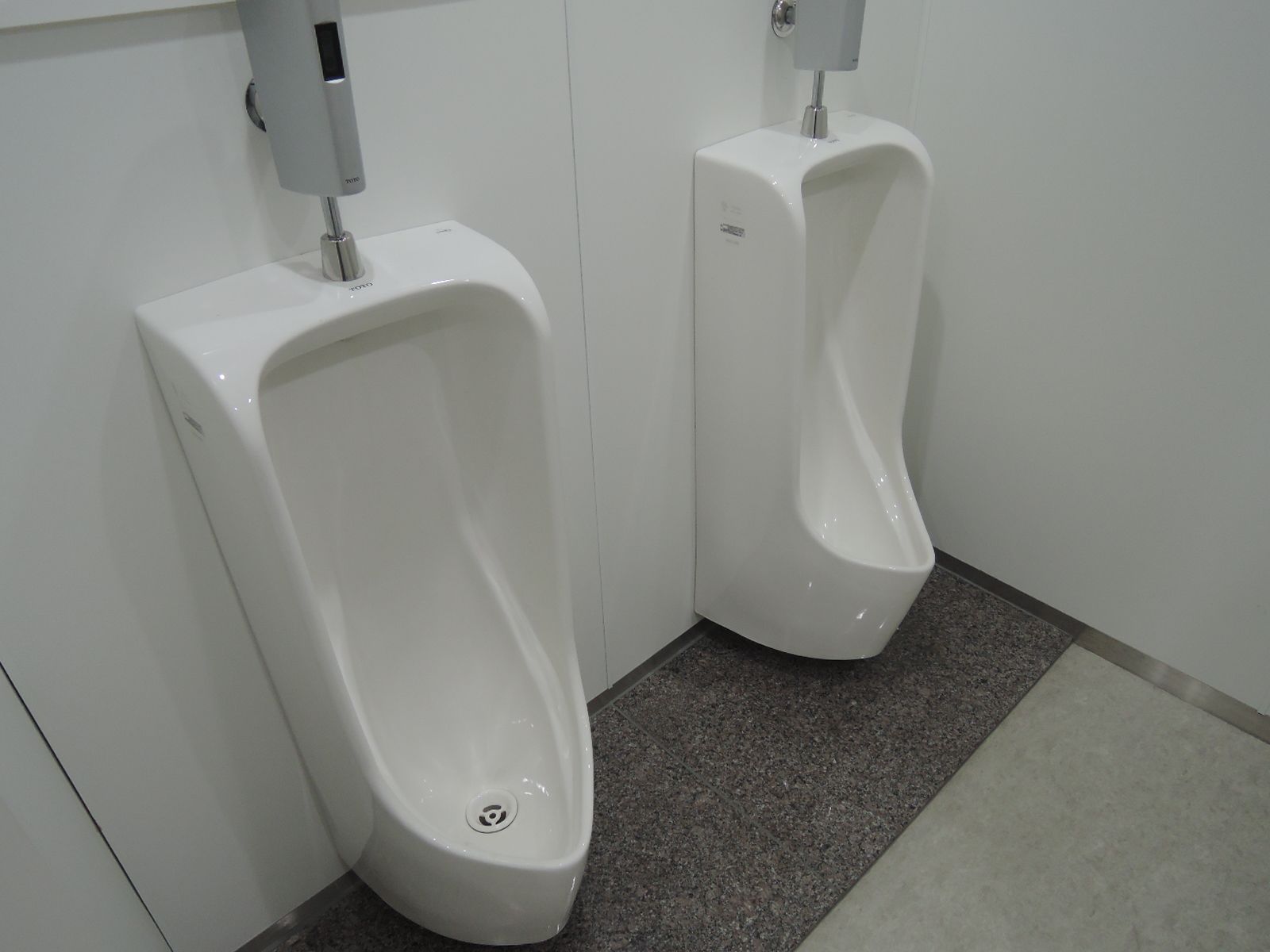 男性用トイレ