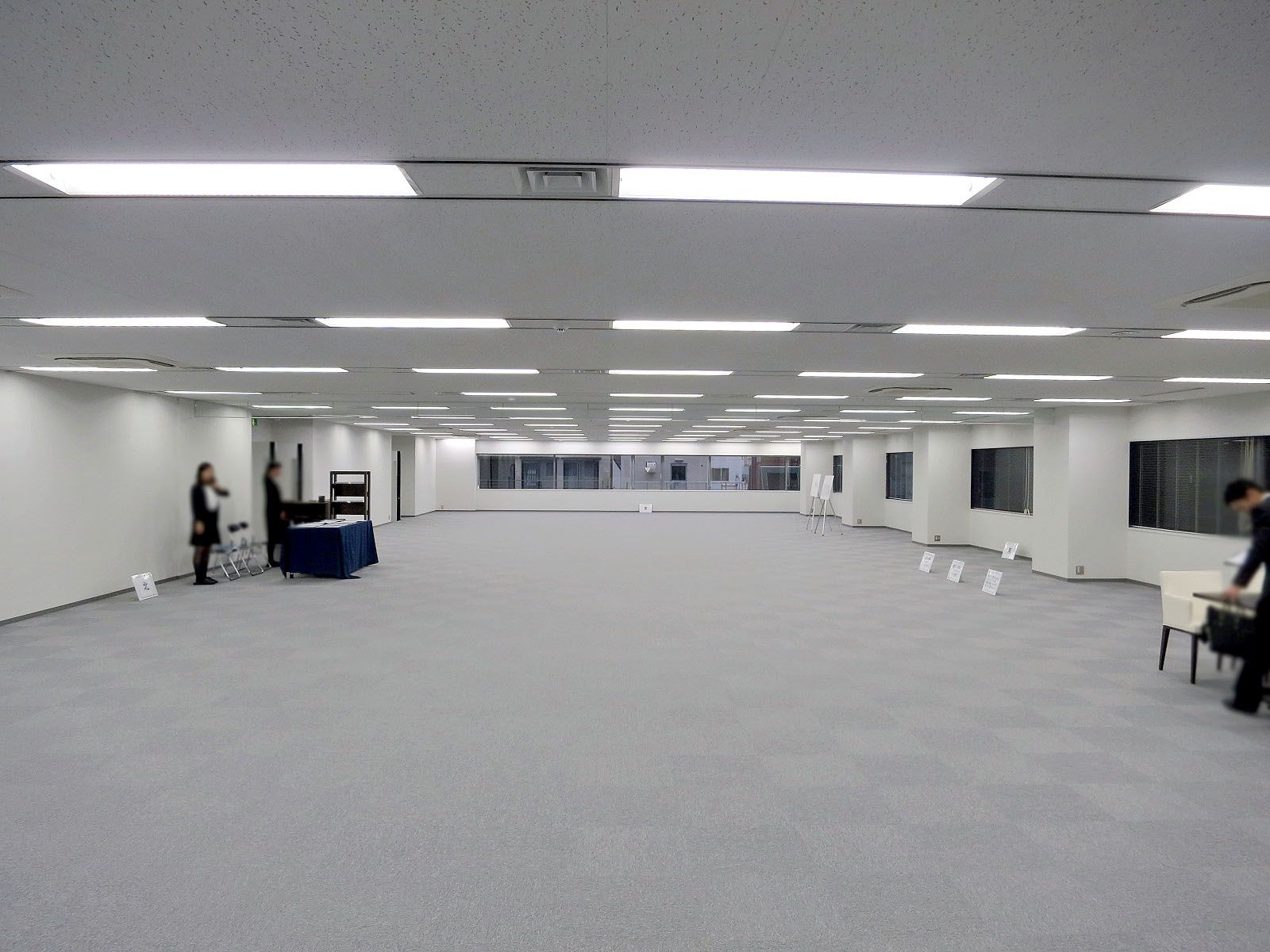 奥行き十分なオフィス