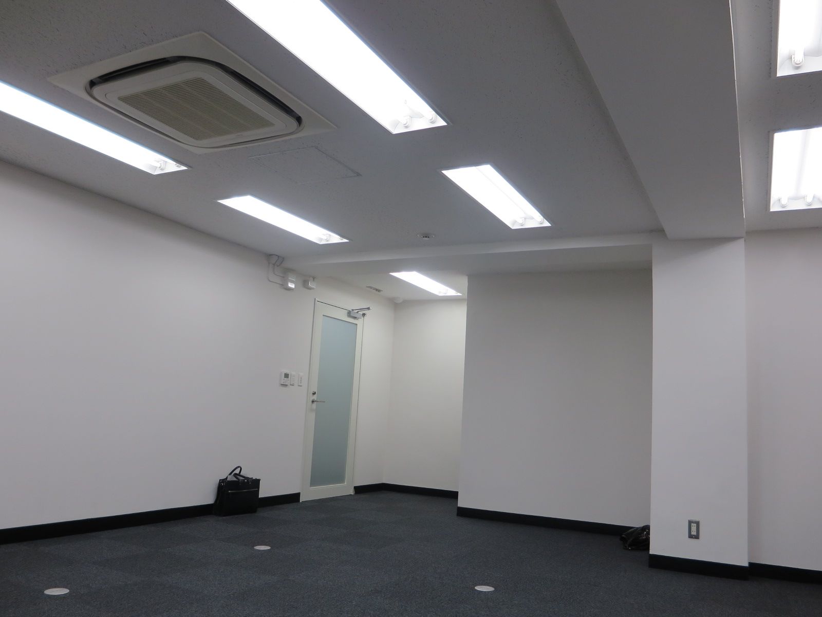 オフィス室内参考画像