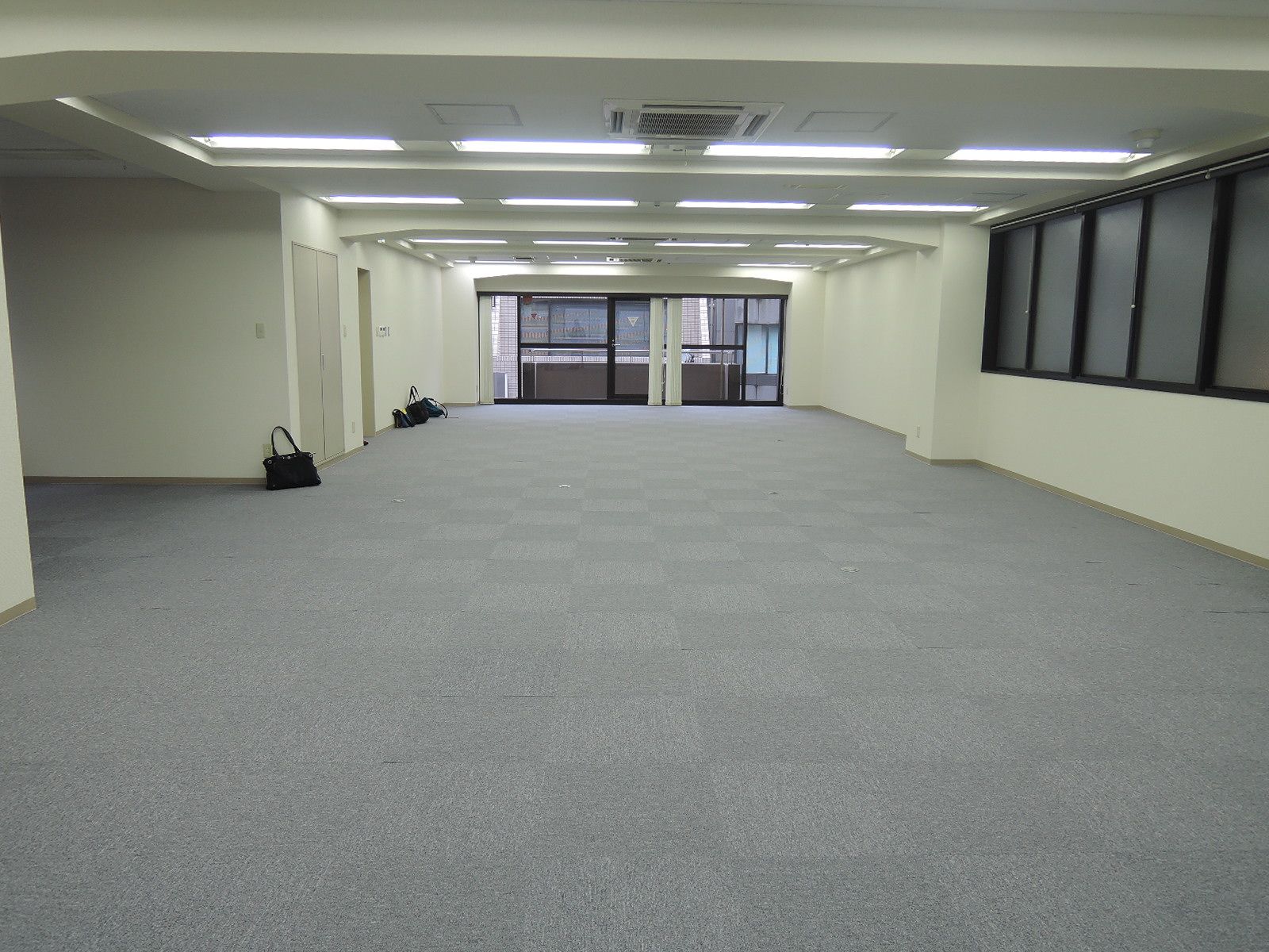 オフィス室内参考画像