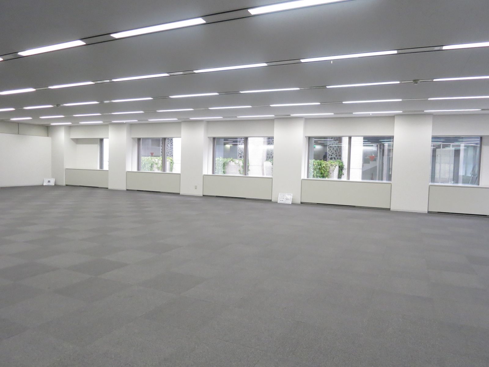 オフィス室内参考画像