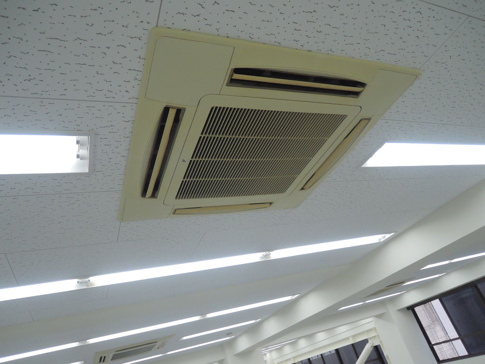 個別空調