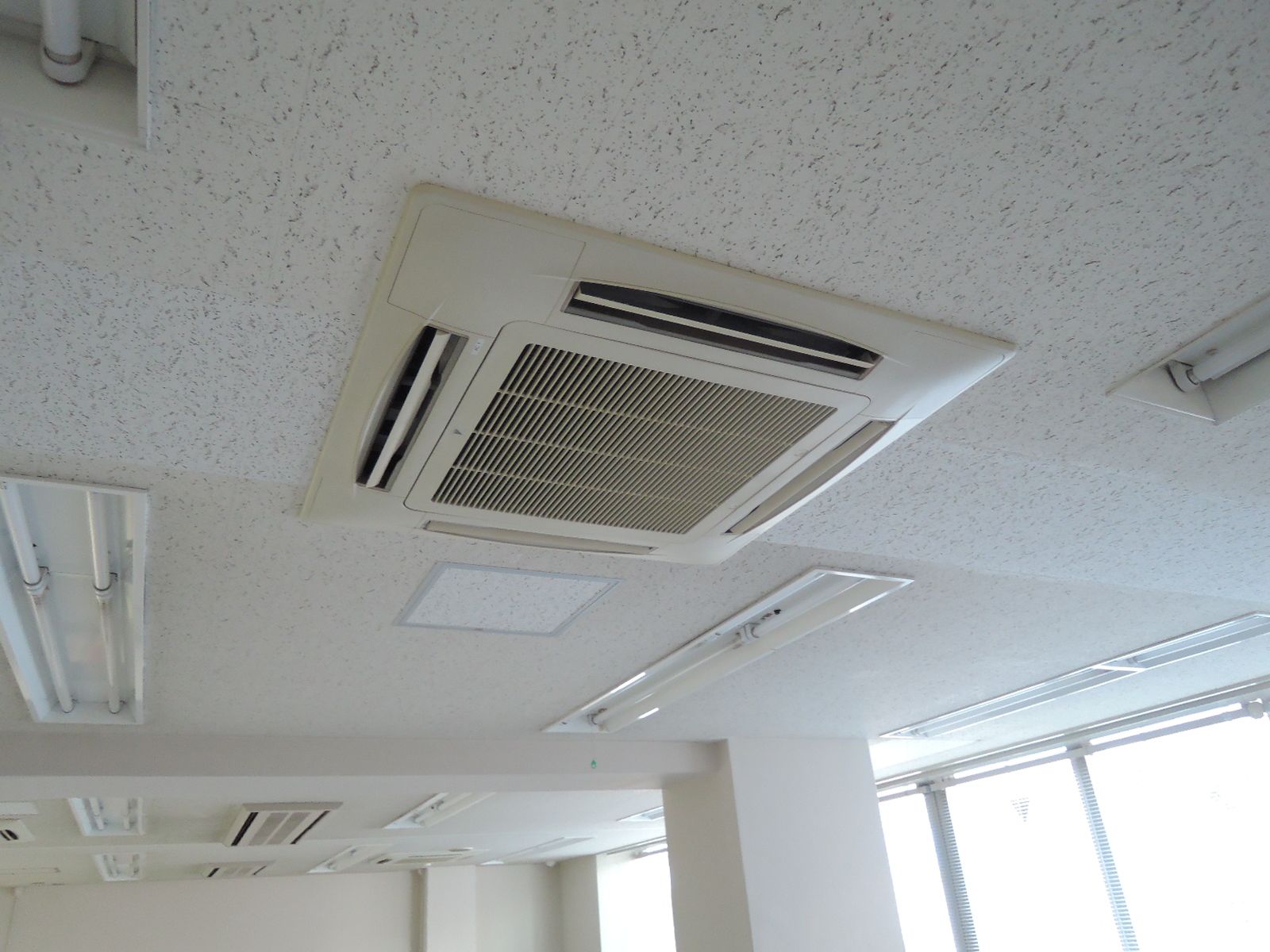 個別空調