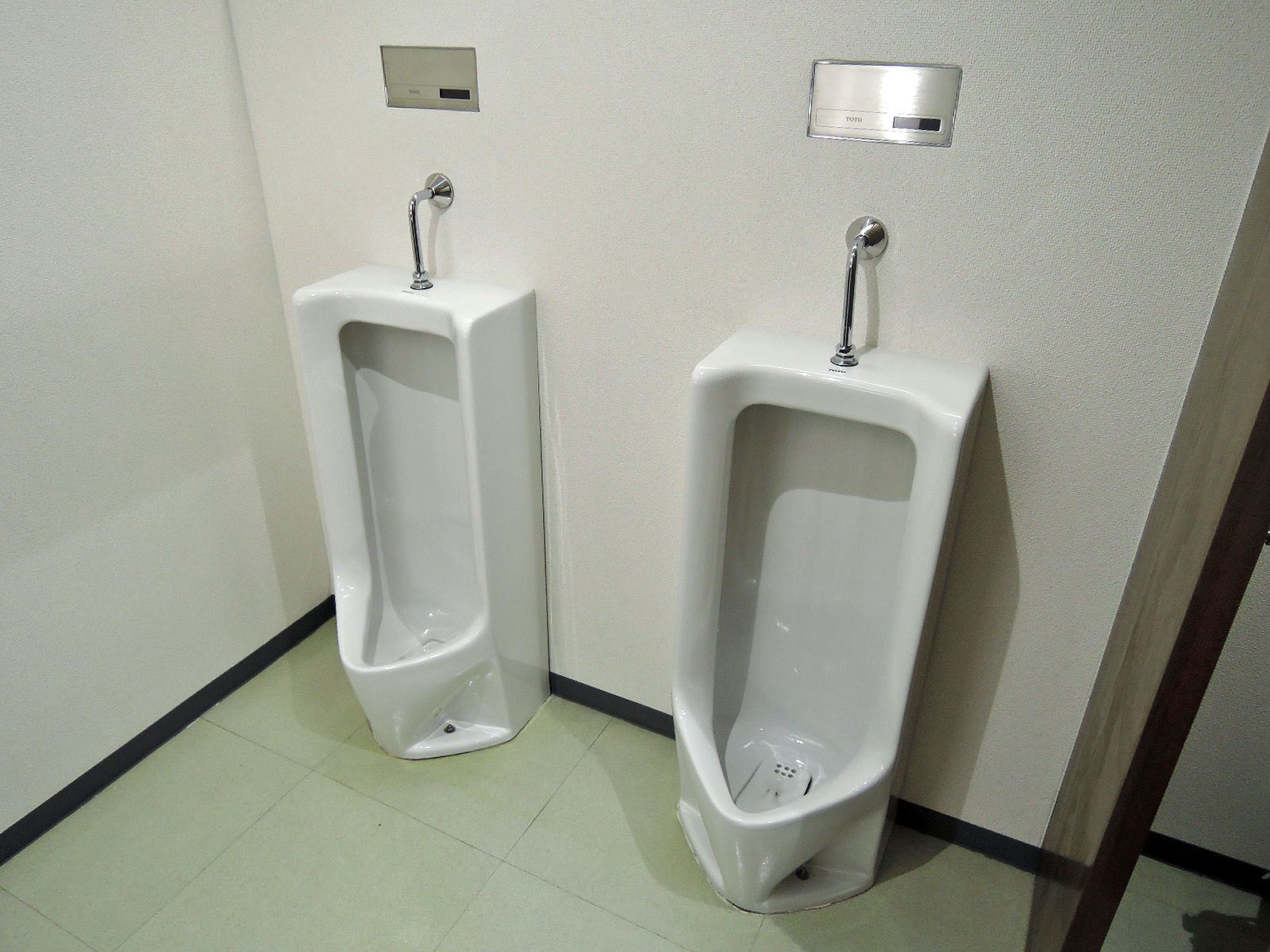 男性用トイレ
