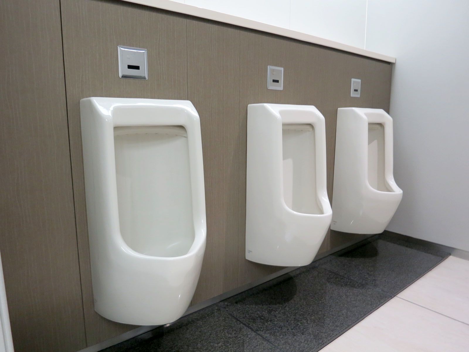 男性用トイレ